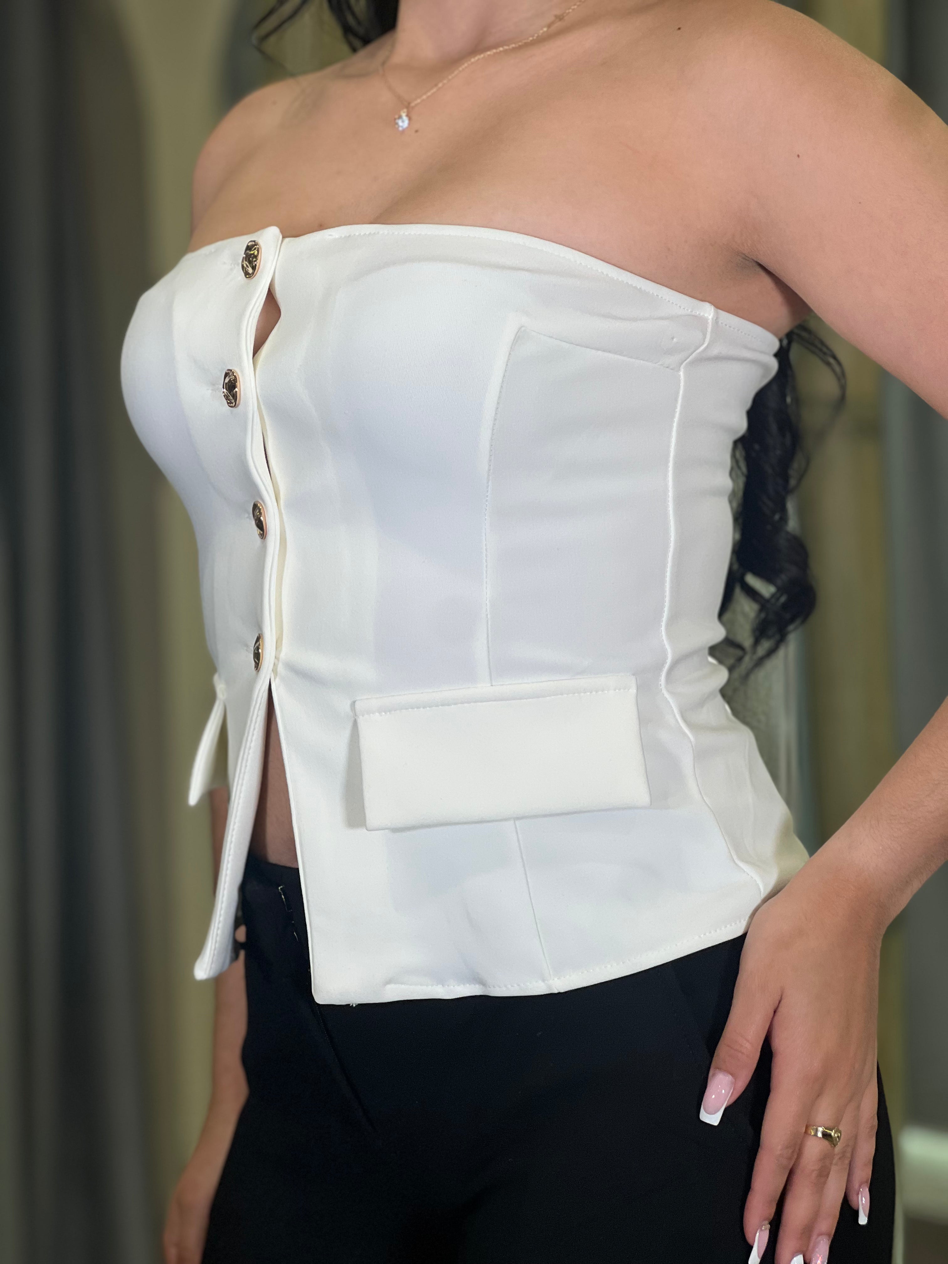 BLUSA STRAPLEE CON BOTONES