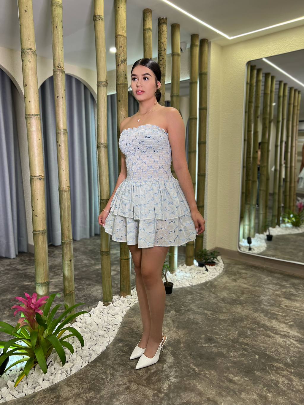 Vestido Corto Tipo Strapless